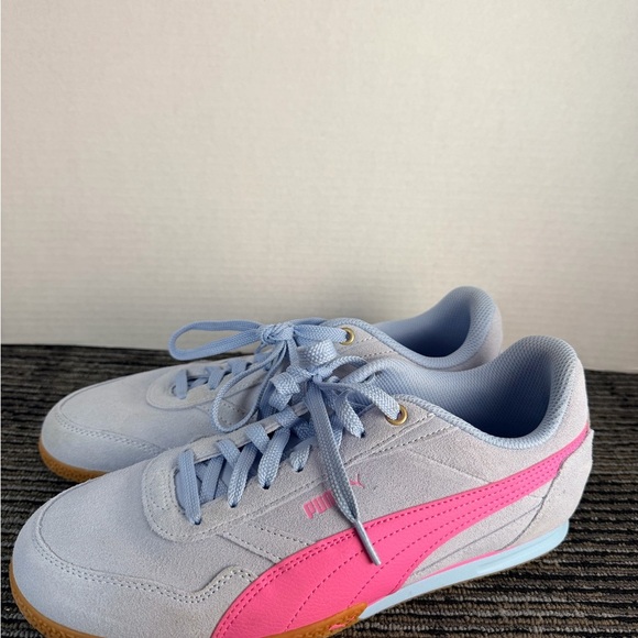 NWOB-Puma Women's Pink and Periwinkle Sneakers-Size:10 - Picture 9 of 12